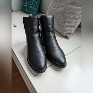 LIKE New Blondo Ankle Boots